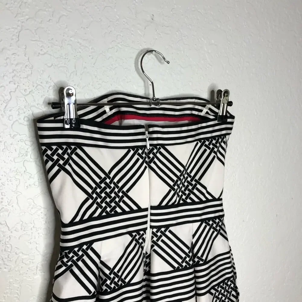 WHBM white black striped strapless pleated dress size 00